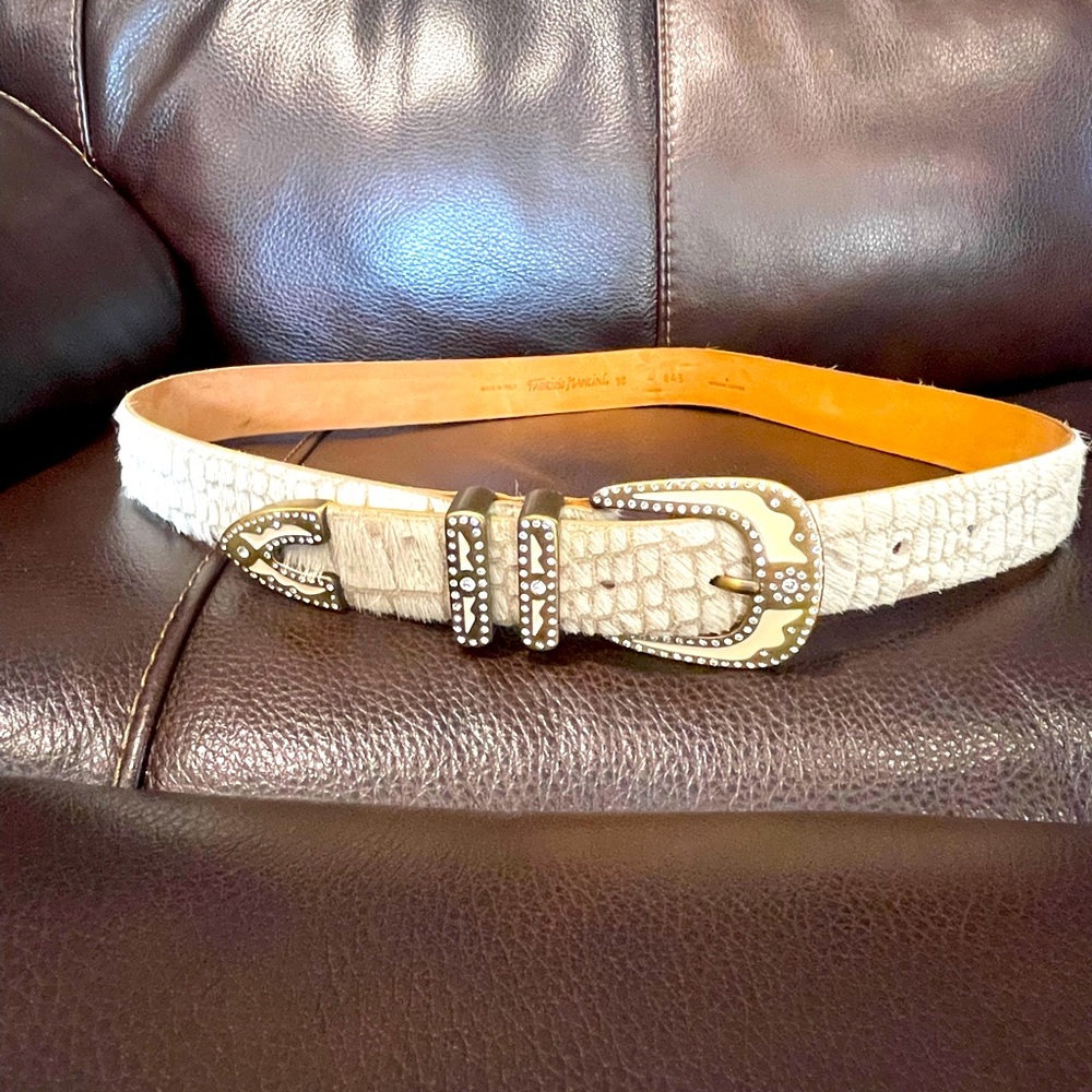 Woman’s belts